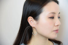 画像をギャラリービューアに読み込む, HARIOランプワークファクトリー|ピアス アール