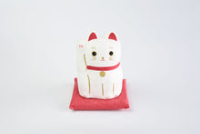 画像をギャラリービューアに読み込む, 石川紙業株式会社|はりこーシカ 招き猫 白