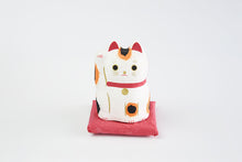 画像をギャラリービューアに読み込む, 石川紙業株式会社|はりこーシカ 招き猫 柄